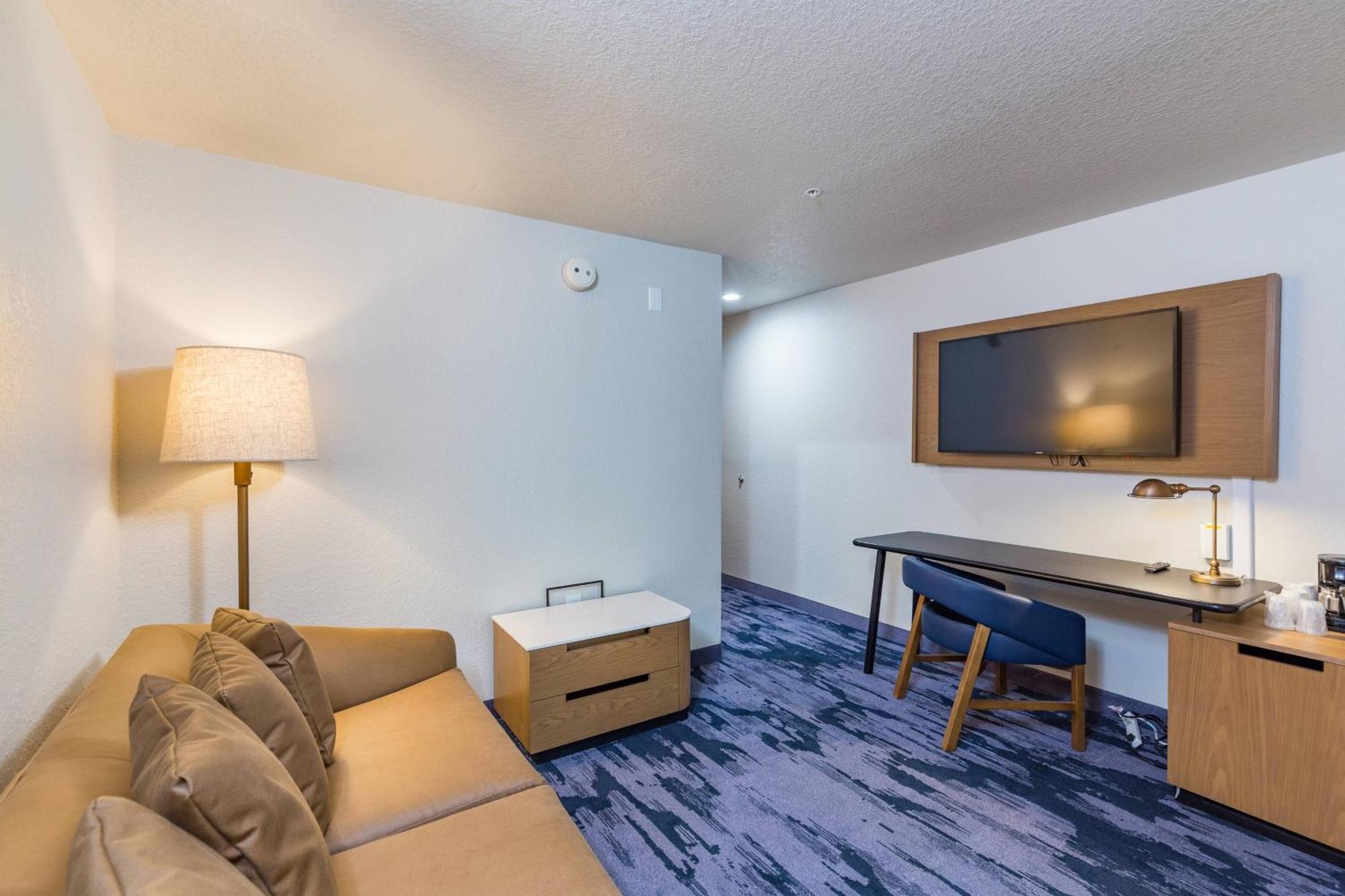 Fairfield Inn And Suites By Marriott Tampa North Temple Terrace Экстерьер фото