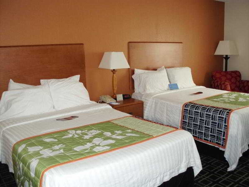 Fairfield Inn And Suites By Marriott Tampa North Temple Terrace Экстерьер фото