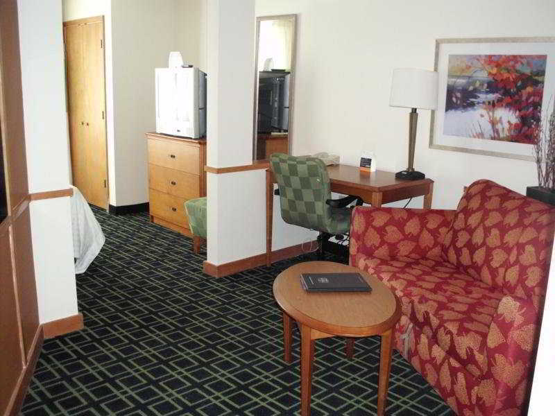 Fairfield Inn And Suites By Marriott Tampa North Temple Terrace Экстерьер фото